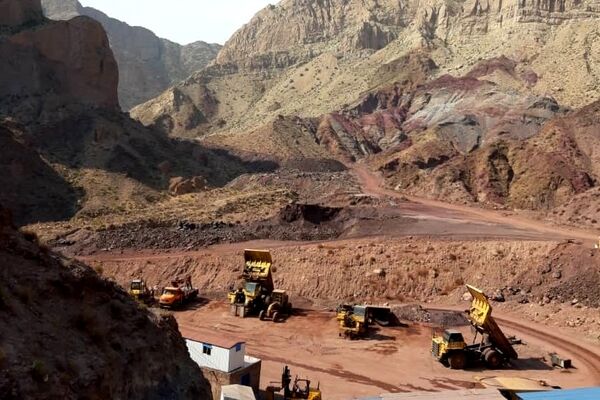 استخراج سنگ آهن هماتیتی منگنزدار آغاز شد
