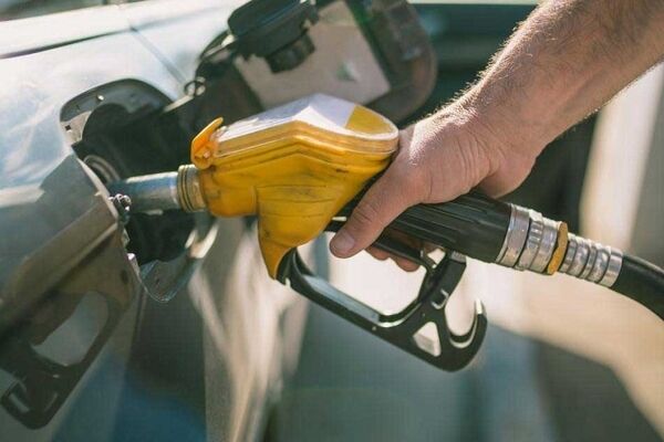 راهکار مجلس و دولت برای تعیین قیمت بنزین چیست؟