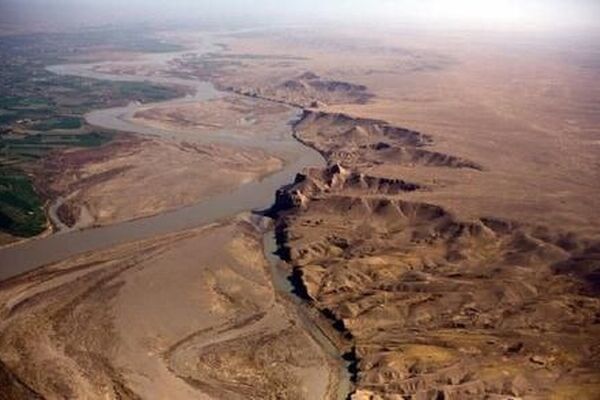 حقابه هیرمند در مزارع خشخاش افغانستان ؟
