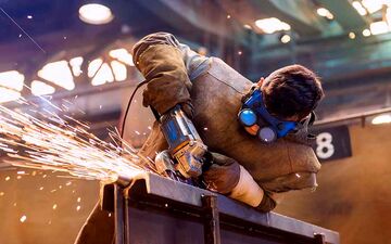 وعده بازنگری آیین نامه دفاتر مشاوره طبقه‌ بندی مشاغل/ برنامه­‌های تحولی وزارت کار محقق می‌شود؟