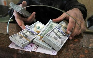 قیمت دلار پایین آمد / پیش بینی قیمت دلار یکم شهریور 1401 
