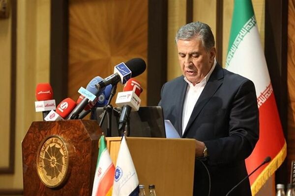 نشست فعالان اقتصادی ایران و تاجیکستان: سطح مناسبات اقتصادی با تکیه بر اشتراکات فرهنگی تقویت شود