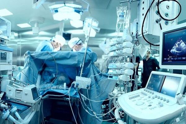 پایین نگه داشتن تعرفه‌های پزشکی برابر با گرفتن زیرمیزی