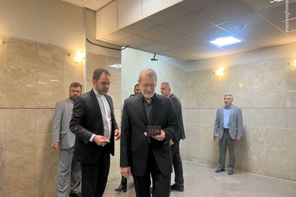 وعده لاریجانی برای حل  مشکلات معیشتی/ نظر نامزد ریاست جمهوری درباره دلار چه بود؟