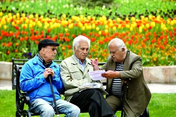 پرداخت ۳۰ درصد پاداش بازنشستگان/واریزی باقیمانده پاداش تا پایان سال 