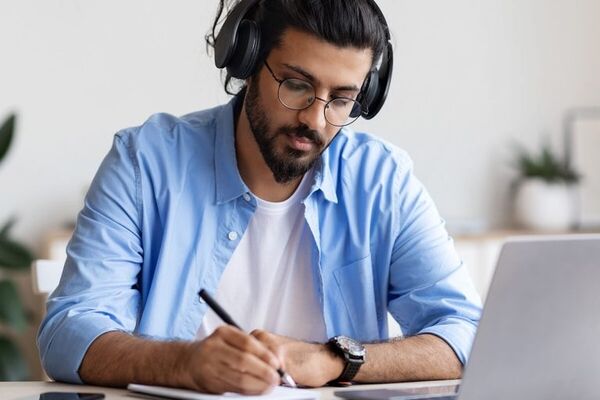 بیداد بیکاری در کرمانشاه/ از هر ۱۰ نفر فقط دو نفر کار پیدا می‌کنند