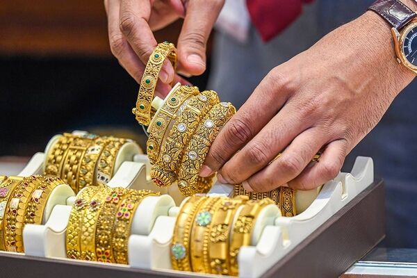 بازار طلا در حال ارزیابی سیگنال‌های فدرال‌رزرو/ معاملات فلزات گرانبها رونق می‌گیرد؟ 