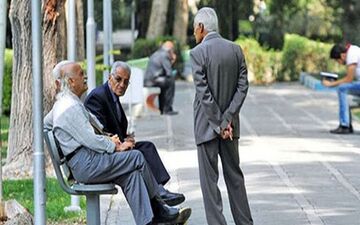 انتقاد معاون خانه کارگر از تعلل دولت در تعیین تکلیف همسان سازی حقوق بازنشستگان 