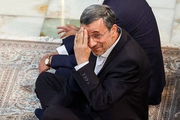 پاسخ احمدی‌نژاد به درخواست نامزدی او در انتخابات ریاست جمهوری / در تجمع هوادرانش اعلام شد
