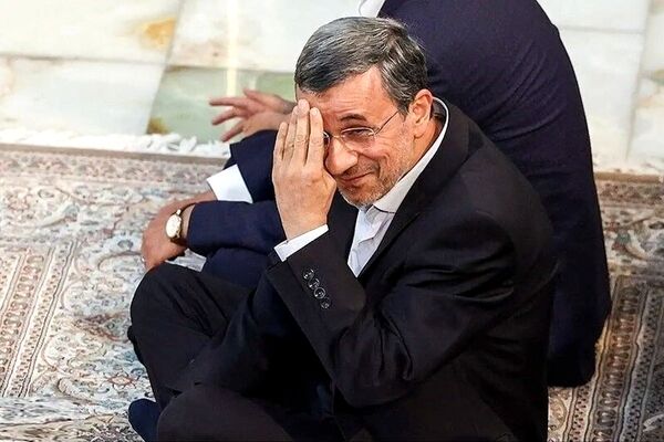 پاسخ احمدی‌نژاد به درخواست نامزدی او در انتخابات ریاست جمهوری / در تجمع هوادرانش اعلام شد