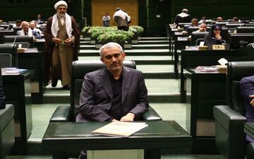 جوان دهه شصتی به وزارت اقتصاد رفت