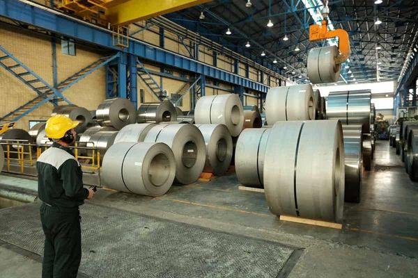 اعلام آمار صادرات فولاد در سال ۱۴۰۲ / رشد 18 درصدی ارزش صادراتی زنجیره فولاد