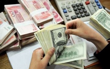 قیمت دلار پایین می‌آید؟/ چشم معامله گران به برجام