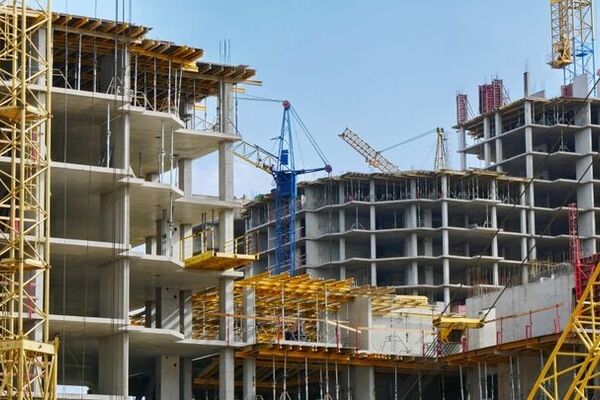 فعالیت رسمی دلالان در نهضت ملی مسکن/ صدای اعتراض سازندگان مسکن بلند شد