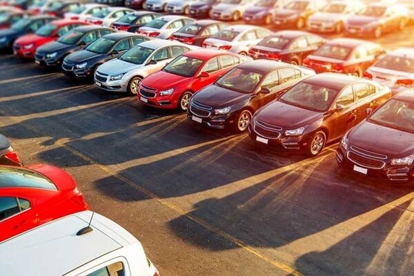 معطلی۳هفته‌ای آئین‌نامه واردات خودروهای کارکرده در هیات دولت 