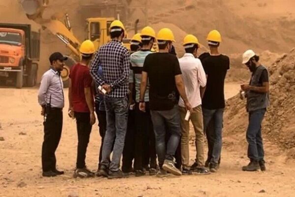 پرداخت نیمی از مزد نیروهای فاجد توسط ایمیدرو