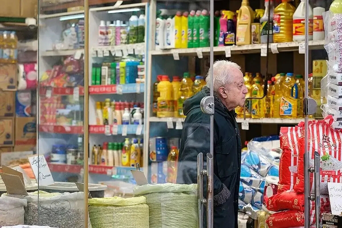 عبور هزینه‌های سبد معیشت از ۱۰۰ میلیون تومان/دستمزد کارگران برابر یک کیلو مرغ 