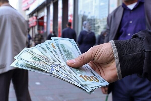 پیش‌بینی بازار ارز تا پایان سال/ دلار به کانال 50هزار تومانی بازمی‌گردد؟