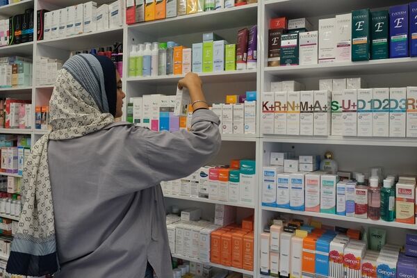 کمبود برخی اقلام دارویی در داروخانه‌ها+ لیست