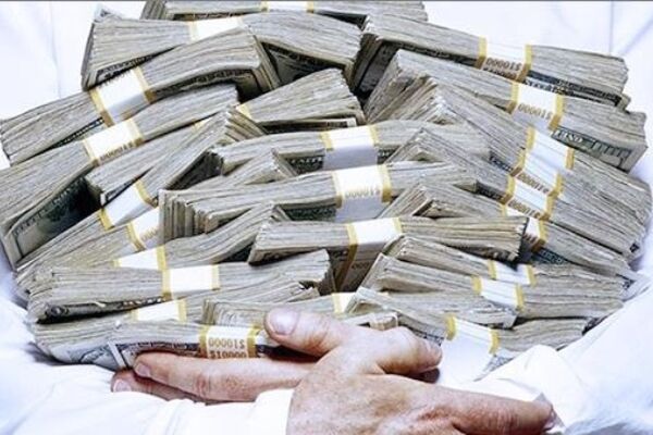 بررسی حقوق‌های نجومی در کمیسیون برنامه و بودجه مجلس
