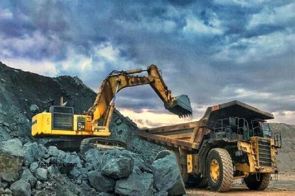 تیغ کمبود تجهیزات بر گلوی معادن / عقب ماندگی ۳۵ساله ماشین‌آلات