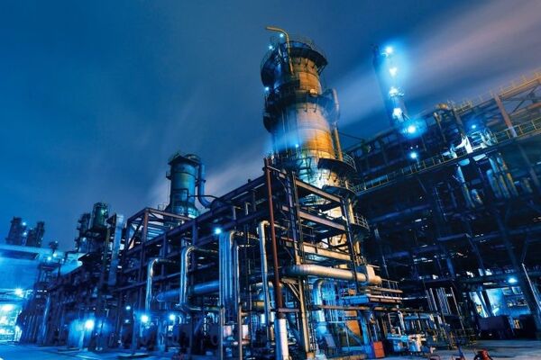 اهمیت ساخت نیروگاه خورشیدی برای صنایع شیمیایی ایران