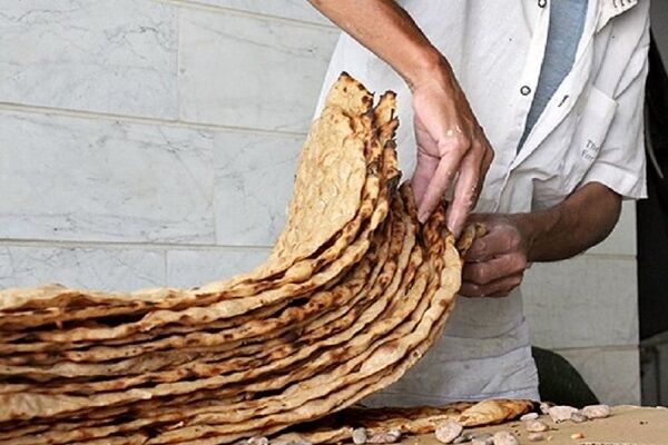 ادامه برخی تقلب‌های نانوایان / آزادسازی قیمت نان منتفی است