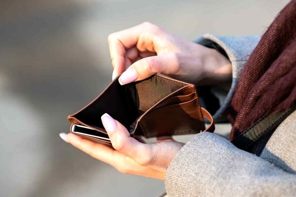 اعلام زمان دقیق پرداخت عیدی کارمندان/کارکنان دولت چقدر عیدی می‌گیرند؟ 