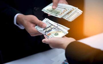 پرش فنر قیمتی دلار در پسا انتخابات/ عبور اسکناس آمریکایی از مرز ۶۲هزار تومان 