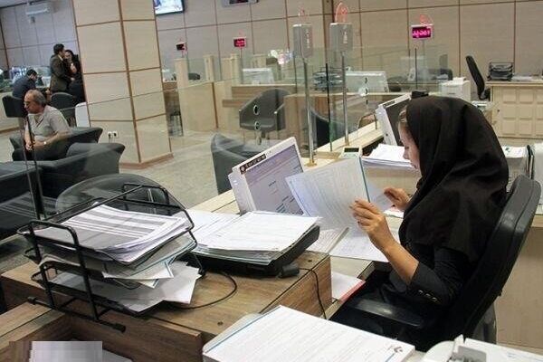 کمینه و بیشینه حقوق کارمندان/ پس‌لرزه‌های تبعیض مزدی میان کارکنان دولت 