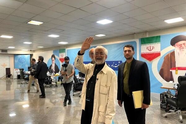 جلیلی: همه دستگاه‌های دولتی باید ارزآور شوند/نسخه نامزد قطعی انتخابات ریاست جمهوری برای بازار ارز
