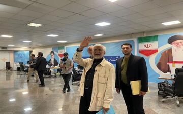 جلیلی: همه دستگاه‌های دولتی باید ارزآور شوند/نسخه نامزد قطعی انتخابات ریاست جمهوری برای بازار ارز