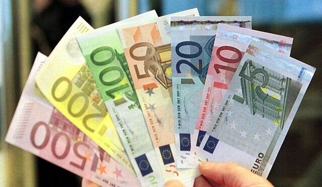 عبور قیمت یورو از مرز ۳۰۰هزار تومان