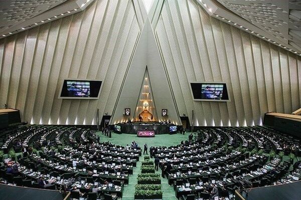 افشاگری یک خبرنگار از معامله‌ای کثیف/ بهای صندلی ریاست مجلس چیست؟+ توییت