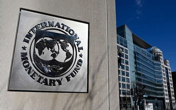 صندوق بین المللی پول هشدار داد/ بازارهای جهانی دلار را پس می‌زنند؟