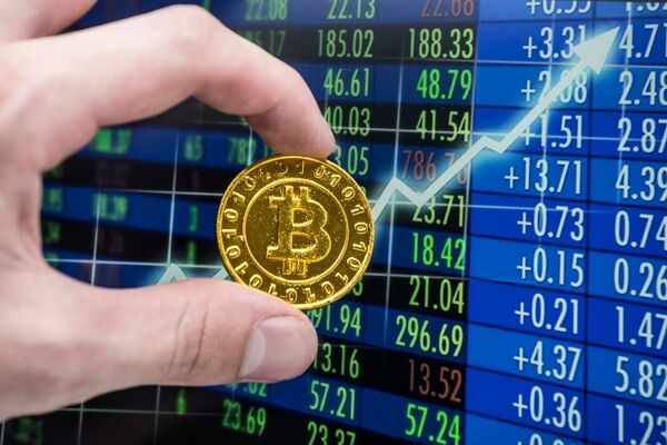 ۳ مانع اصلی صعود بازار رمزارزها/ چرا بیت‌کوین سطح مقاوتی ۶۶۰۰۰دلار را نشکست؟   