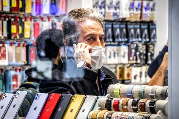 خریداران موبایل بخوانند/ جهش قیمت گوشی تلفن همراه در راه است؟