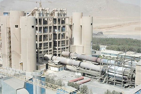 سایه سنگین قیمت‌های دستوری بر بورس سیمان