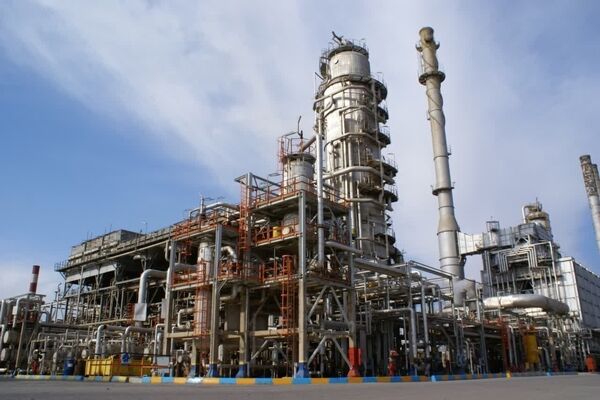 بهره‌برداری از ۱۵ طرح پتروشیمی تا پایان سال