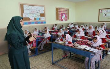 کسری بودجه کنج وزارتخانه آموزش و پروش/ چرا پاداش فرهنگیان پرداخت نمی‌شود؟
