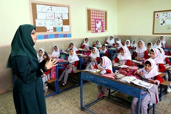 کسری بودجه کنج وزارتخانه آموزش و پروش/ چرا پاداش فرهنگیان پرداخت نمی‌شود؟
