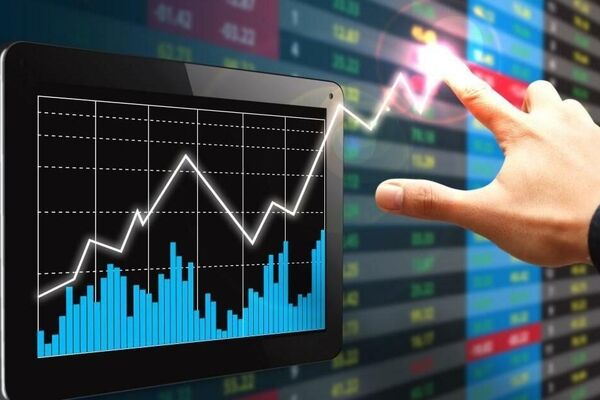 کاهش ارزش معاملات بورس همه رو نگران کرد/پیش بینی بازار سهام
