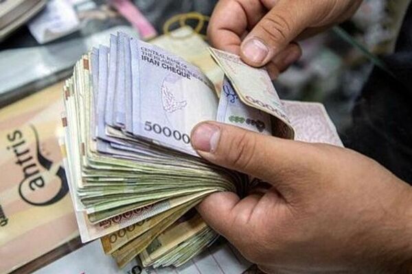  شکاف 27درصدی حقوق‌ با تورم/ آثار بودجه انقباضی روی معیشت کارگران و کارمندان