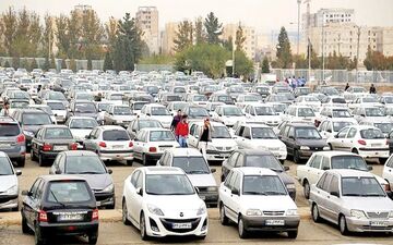 چالش نقدینگی گریبان‌گیر خودروسازان / اجرای مصوبه فروش ۱۲۰ هزار خودرو غیرممکن است