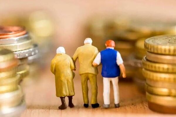 بحران صندوق‌های بازنشستگی چگونه برطرف می‌شود؟