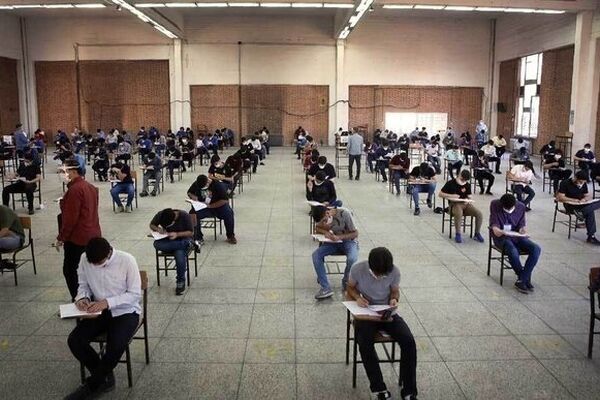 به تأخیر افتادن امتحانات نهایی 