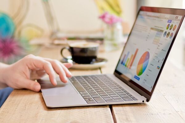 هوش مصنوعی در راه آیفون و مک‌بوک