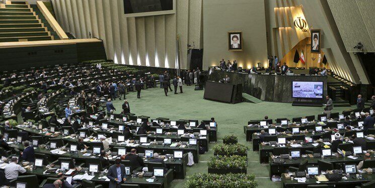 چوب نمایندگان مجلس لای چرخ دولت؛جلسات شبانه علیه پزشکیان