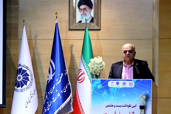حذف صادرکنندگان شناسنامه‌دار از گردونه رقابت
