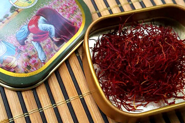 کاهش تولید زعفران در سال۱۴۰۲/ چرا قاچاق طلای سرخ قوت گرفت؟